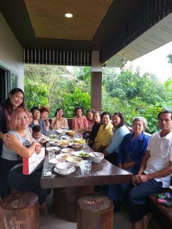 บ้านทักษิณ ฐานสมุนไพรสาวน้อยร้อยช่อง