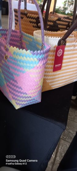 กระเป๋าสานพลาสติก (เวียงหวาย หมู่2)