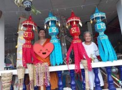 ตุง โคม (บ้านเมืองรวง หมู่5)